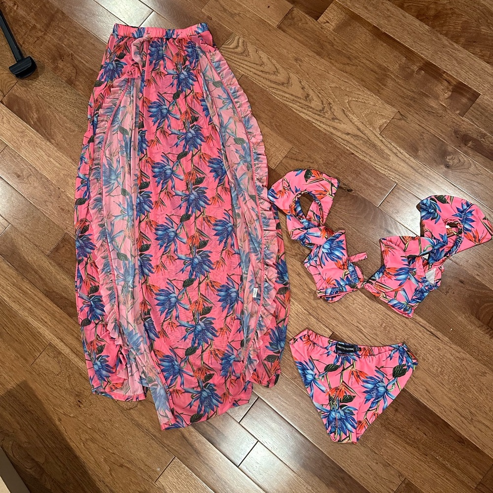 Pretty little thing tropical pink bikini set with matching coverup - Picture 2 of 3